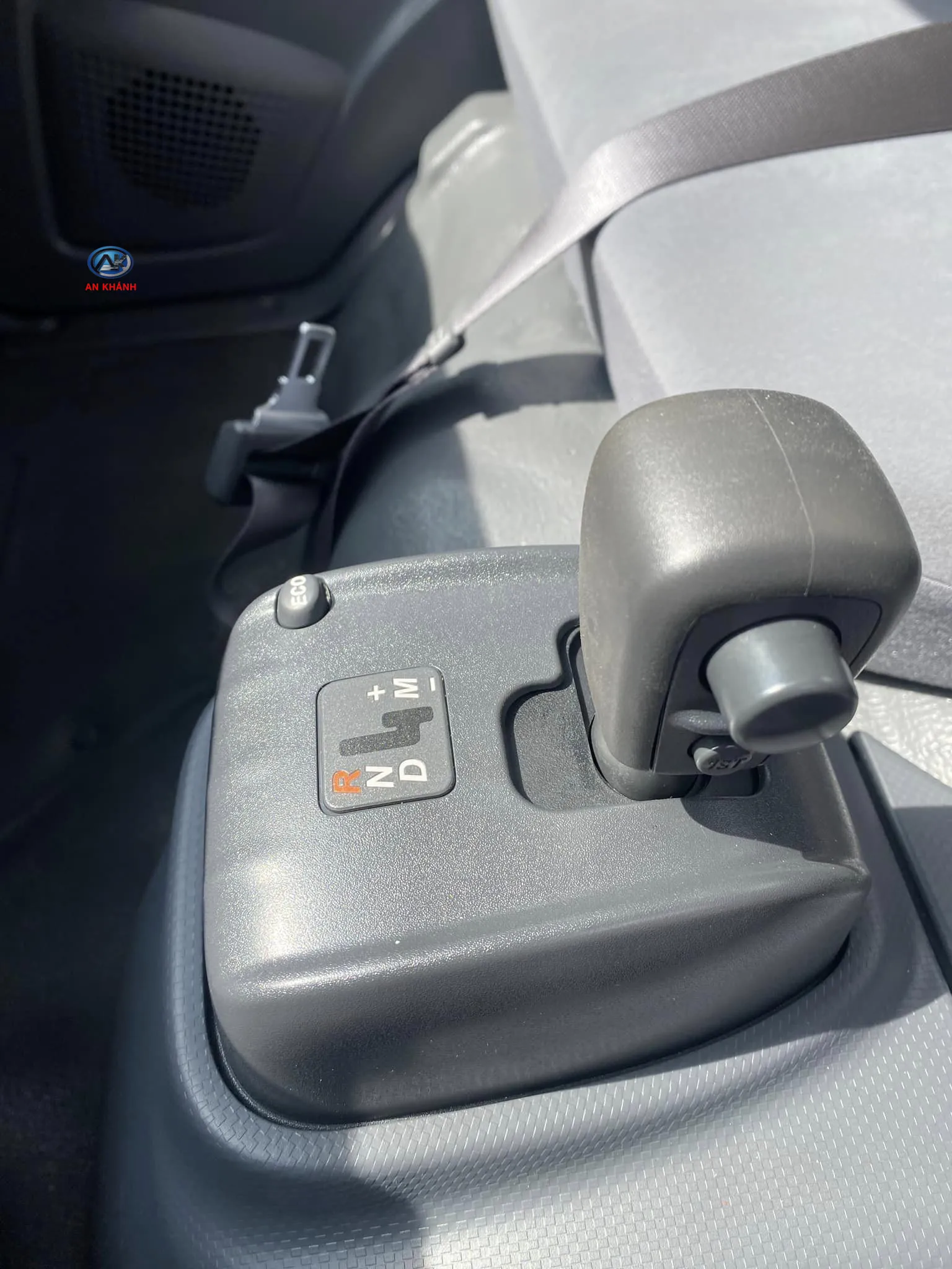 Khám phá xe tải Isuzu NMR200 2024 Euro 5 Số Tự Động | Isuzu NMR 200 AT